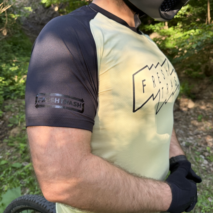 FRESH TRASH MEN´S, Horizon short sleeve tee sand/black