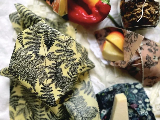 Božan balič Pytloň voskovaný sáčok 27 × 40 cm, Kapradie