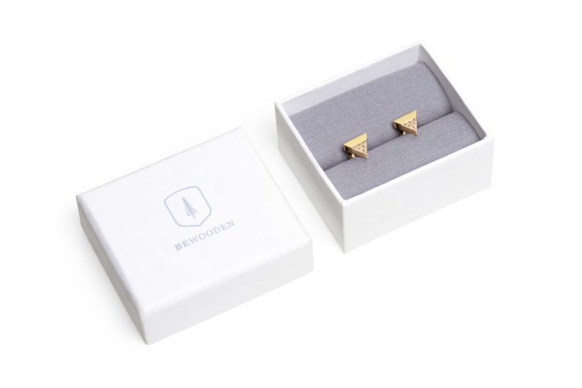 BeWooden Virie Earrings Triangle, kovové náušnice s dřevěným detailem