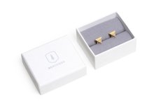 BeWooden Virie Earrings Triangle, kovové náušnice s dreveným detailom