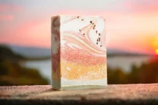 Nikko b. Hardwork 4 - pemzový peeling na nohy a ruce