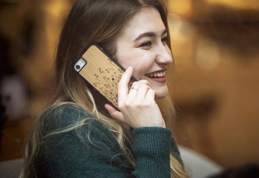 BeWooden Meadow Case – Dřevěný obal na iPhone 14, Pro a Pro Max