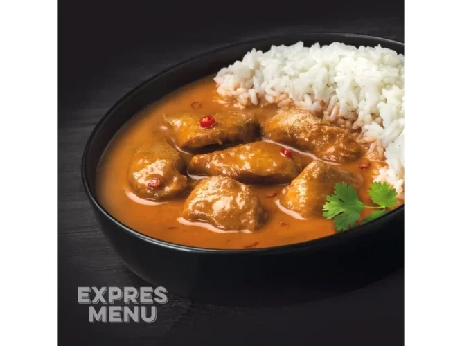 Expres menu KM Červené kari s kuřetem a basmati rýží 1 porce 500g
